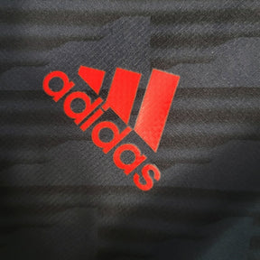 Jaqueta Corta-Vento Flamengo 23/24 Masculina Adidas -Preta com detalhes em vermelho
