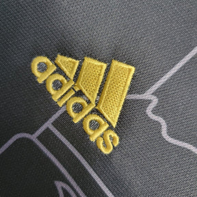 Camisa Flamengo Edição Especial Tri Campeão 22/23 Torcedor Masculina - Preta com detalhes em dourado
