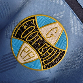 Camisa Retrô Grêmio Edição Especial 20/21 - Masculina Umbro - Azul com detalhes em dourado e branco