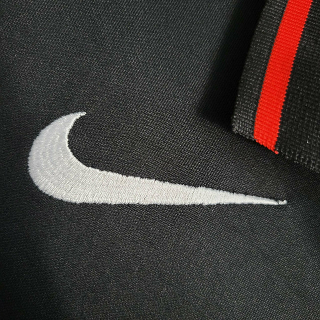 Camisa Frankfurt I 21/22 - Torcedor Nike Masculina - Preta com detalhes em vermelho e branco