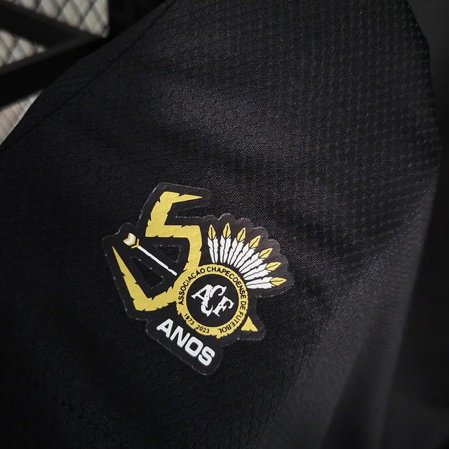 Camisa Chapecoense Edição Especial Aniversario 23/24 - Torcedor Umbro Masculina - Preta com detalhes em dourado