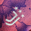 Camisa Juventus Edição Especial Rosa 22/23 - Versão Torcedor