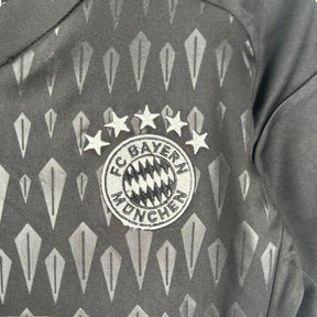 Kit Infantil Bayern de Munique Goleiro Adidas 23/24 - Preto com detalhes em branco