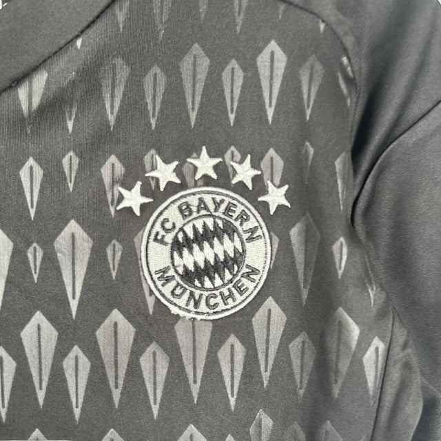 Kit Infantil Bayern de Munique Goleiro Adidas 23/24 - Preto com detalhes em branco