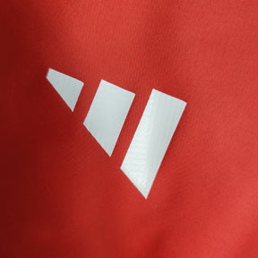Jaqueta Corta-Vento São Paulo 23/24 Masculino Adidas - Vermelha com detalhes em branco e roxo
