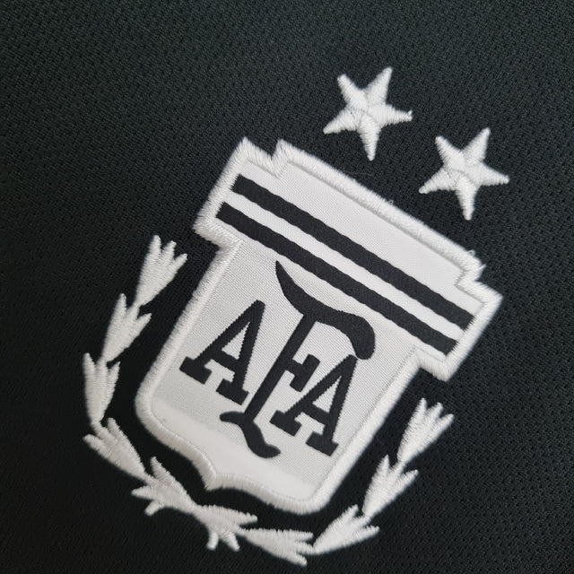 Camisa Seleção Argentina Treino 22/23 - Torcedor Adidas Masculina - Preta com detalhes em branco