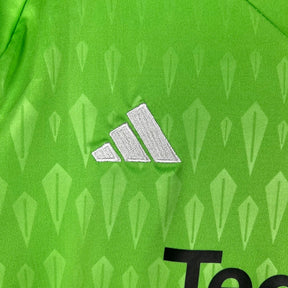 Kit Infantil Manchester United Goleiro Adidas 23/24 - Verde com detalhes em preto