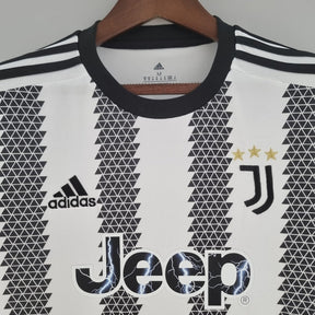 Camisa Juventus I 22/23 - Torcedor Adidas Masculina - Branca e preta
