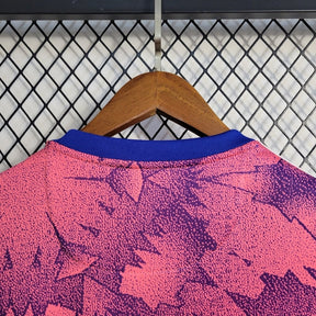 Camisa Juventus III 22/23 - Torcedor Adidas Masculina - Rosa com detalhes em azul