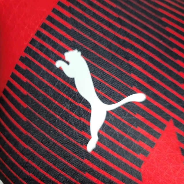 Camisa AC Milan I 23/24 - Jogador Puma Masculina - Vermelha e preta