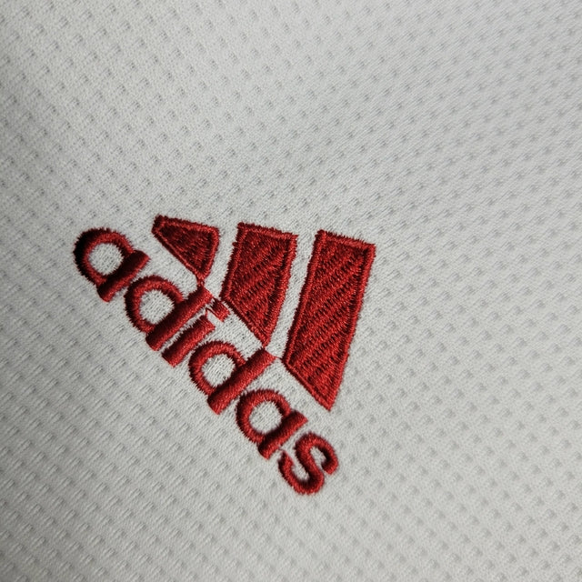 Kit Infatil Flamengo II 22/23 Adidas - Branco com detalhes em vermelho