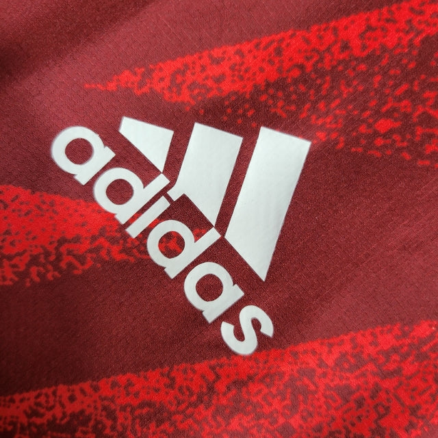 Jaqueta Corta-Vento Flamengo 23/24 Masculina Adidas - Vermelha com detalhes em preto e simbolo em branco