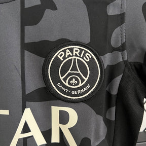 Kit Infantil Paris Saint-Germain III 23/24 Jordan - Preto com detalhes em cinza e branco
