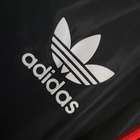 Jaqueta Corta-Vento Flamengo 23/24 Masculina Adidas - Vermelha e preto com detalhes em branco