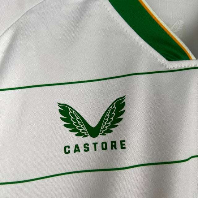 Kit Infantil Irlanda II Castore 23/24 - Branca com detalhes em laranja e verde