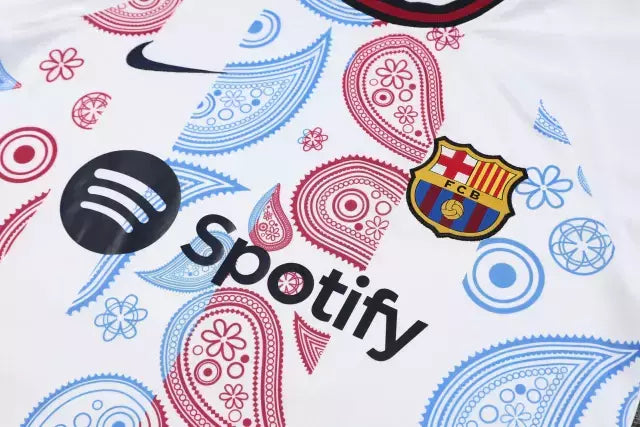 Kit Treino adulto - Camisa e Shorts - Barcelona Nike 24/25 - Branco e azul com detalhes em vermelho