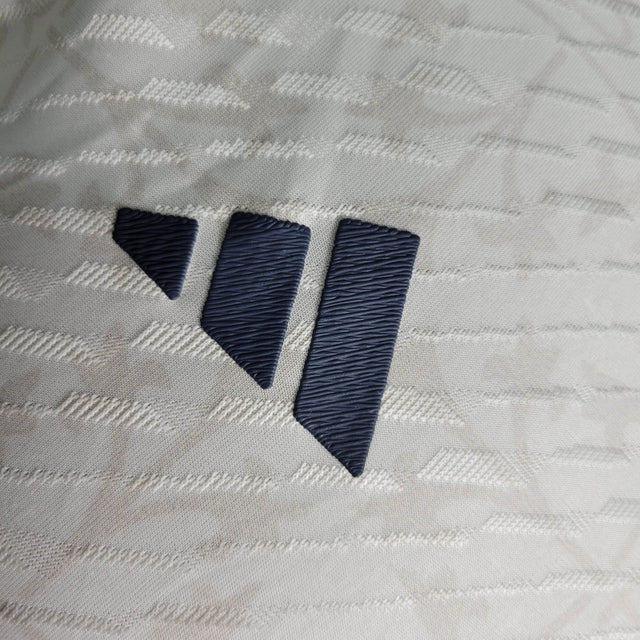 Camisa Roma II 23/24 - Jogador Adidas Masculina - Branca com detalhes em bege e azul