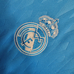 Kit Infantil Real Madrid Goleiro I 23/24 - Adidas - Azul com detalhes em preto e branco