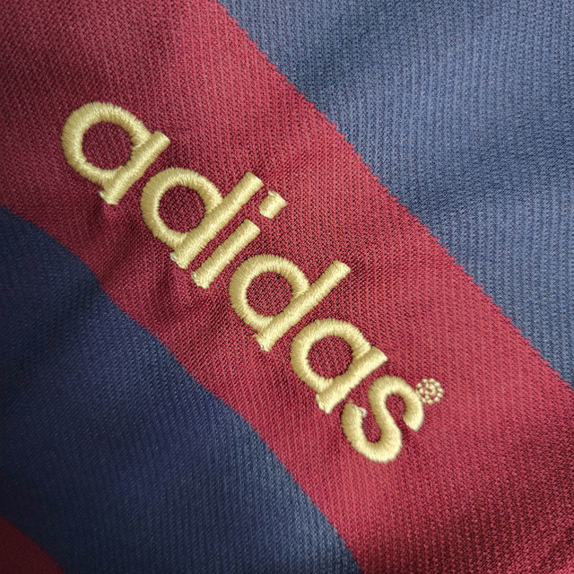 Camisa Newcastle United II Retrô 95/96 - Adidas Masculina - Azul com listras vinho e detalhes em bege
