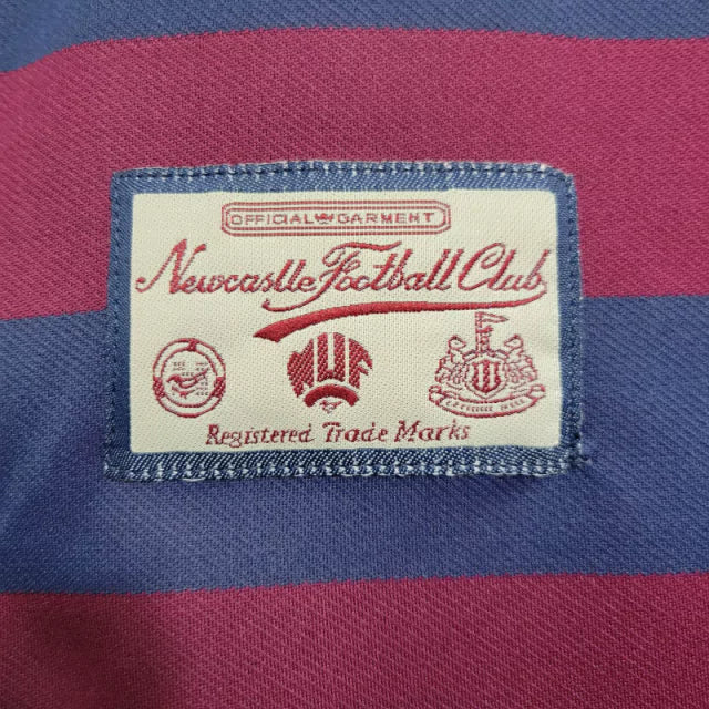 Camisa Retrô Newcastle 1995/1996 manga longa - Adidas Masculina - Vinho com listras em azul e detalhes em branco