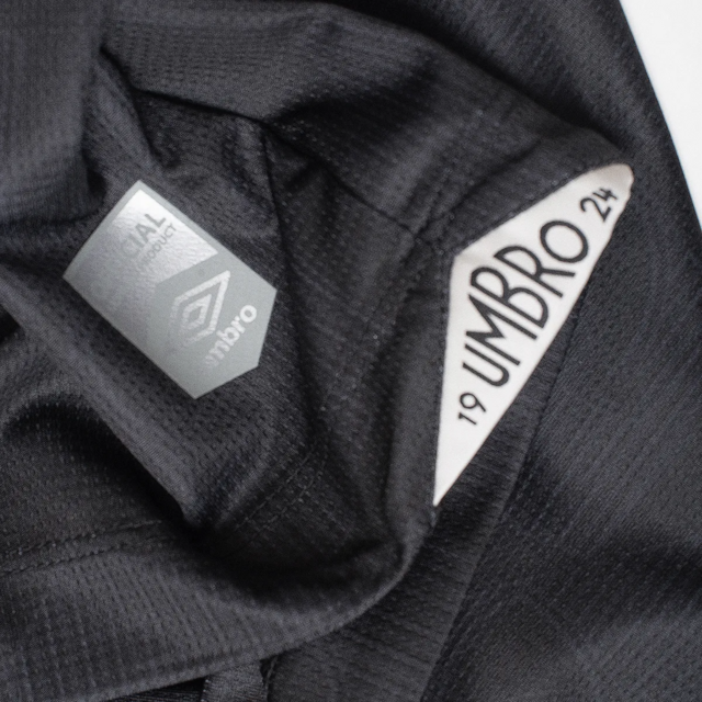 Camisa Grêmio III 24/25 - Torcedor Umbro Feminina - Preta com detalhes em azul e branco