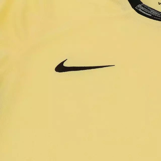 Camisa Corinthians III 23/24 - Torcedor Nike Feminina - Amarela com detalhes em preto