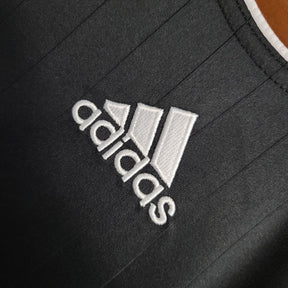 Camisa Retrô Real Madrid 06/07 - Masculina Adidas - Preta com detalhes em branco
