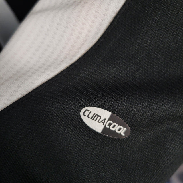 Camisa Retrô Real Madrid 06/07 - Masculina Adidas - Preta com detalhes em branco