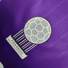 Camisa Retrô Real Madrid 2006 - Masculina Adidas - Roxa com detalhes em branco