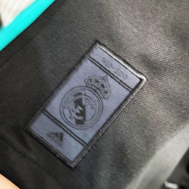 Camisa Retrô Real Madrid I 2017/2018 manga longa - Adidas Masculina - Preta com detalhes em verde
