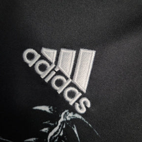 Camisa Retrô Real Madrid 2014 manga longa - Masculina Adidas - Preta com detalhes em branco