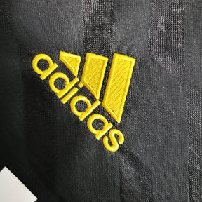 Camisa Retrô Real Madrid II 11/12 - Masculina Adidas - Preta com detalhes em dourado