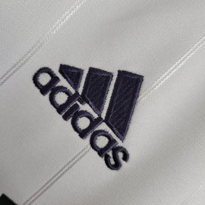 Camisa Retrô Real Madrid I 12/13 - Masculina Adidas - Branca com detalhes em azul