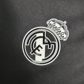 Camisa Retrô Real Madrid II 16/17 - Masculina Adidas - Preta com detalhes em roxo