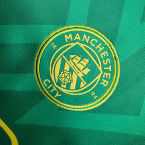 Camisa Manchester City Goleiro 23/24 - Torcedor Puma Masculina - Verde com detalhes em amarelo