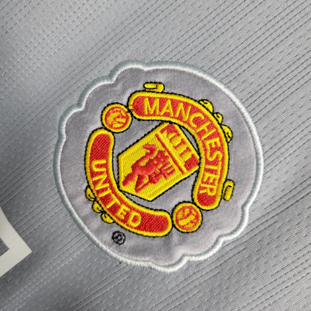 Camisa Retrô Manchester United Goleiro 2007/2008 manga longa - Masculina Nike - Cinza com detalhes em preto