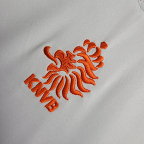 Camisa Retrô Seleção da Holanda II 2004 - Masculina Nike - Branca com detalhes em laranja