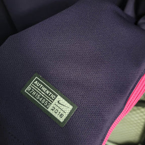 Camisa Retrô Barcelona II 16/17 - Masculina Nike - Roxa com detalhes em rosa
