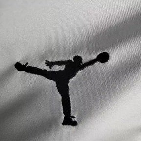 Camisa Retrô Paris Saint-Germain II 22/23 - Masculina Jordan - Bege com detalhes em preto