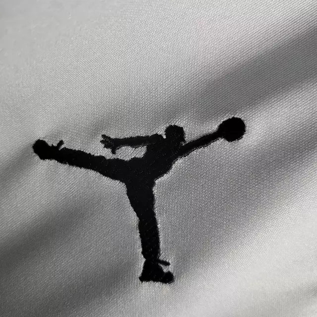 Camisa Retrô Paris Saint-Germain II 22/23 - Masculina Jordan - Bege com detalhes em preto