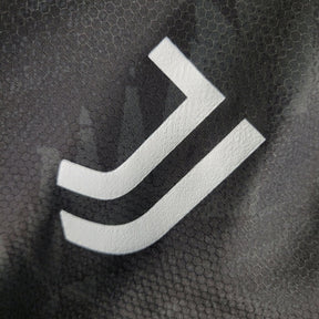 Jaqueta Corta-Vento Juventus 23/24 - Masculina Adidas - Preta