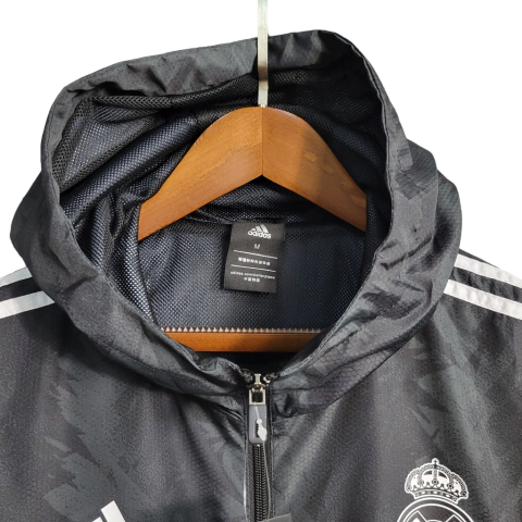 Jaqueta Corta-Vento Real Madrid 23/24 - Masculina Adidas - Preta