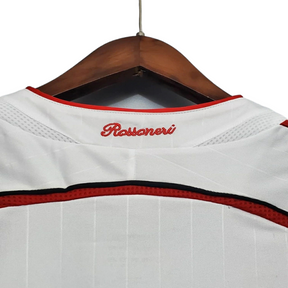 Camisa Retrô Milan 2006/2007 - Masculina Adidas - Branca com detalhes em vermelho