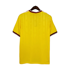 Camisa Retrô Liverpool 1985/1986 - Masculina - Amarela com detalhes em vermelho e branco