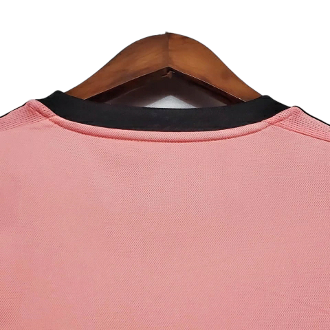 Camisa Retrô Juventus 2015/2016 - Adidas Masculina - Rosa com detalhes em preto