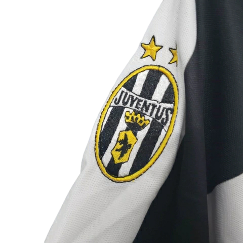 Camisa Retrô Juventus I 1997/1998 - Kappa Mascukina - Preta e branca