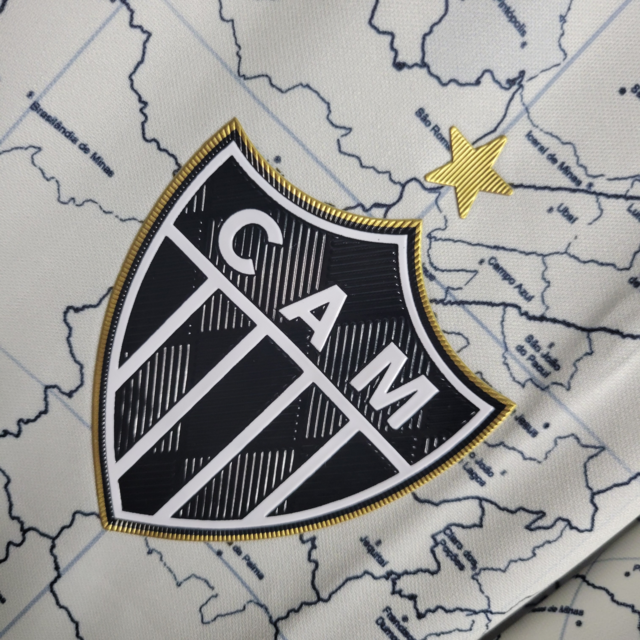 Camisa Atlético Mineiro Edição Especial 21/22 - Torcedor Le Coq Sportif Masculina - Amarela com detalhes em preto