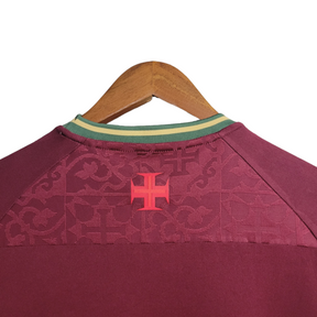 Camisa Vasco da Gama Edição Especial 22/23 Kappa Torcedor Masculino - Vinho com detalhes em dourado verde e amarelo