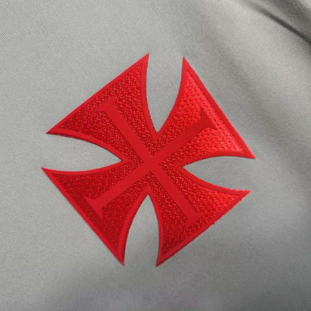 Camiseta Vasco da Gama Treino 23/24 - Kappa Torcedor Masculino - Cinza com detalhes em preto e vermelho