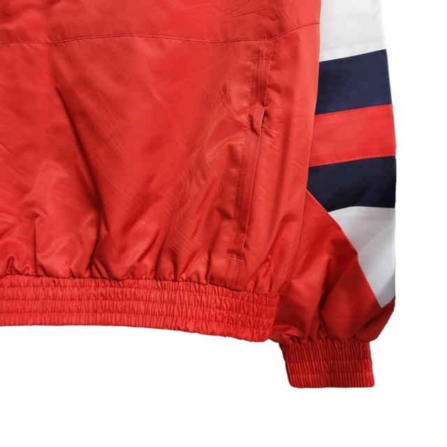 Jaqueta Corta-Vento Flamengo 23/24 Masculina Adidas - Vermelha com detalhes em branco e preto